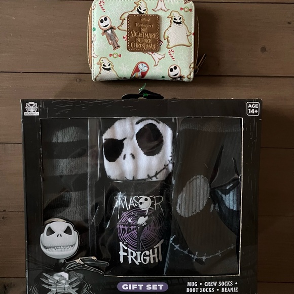 Tim Burton's The Night Before Christmas Gift Set and Character Cookies Wallet - Picture 1 of 11